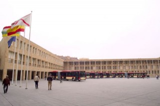 Presentacion buses urbanos frente Ayuntamiento de Logroo